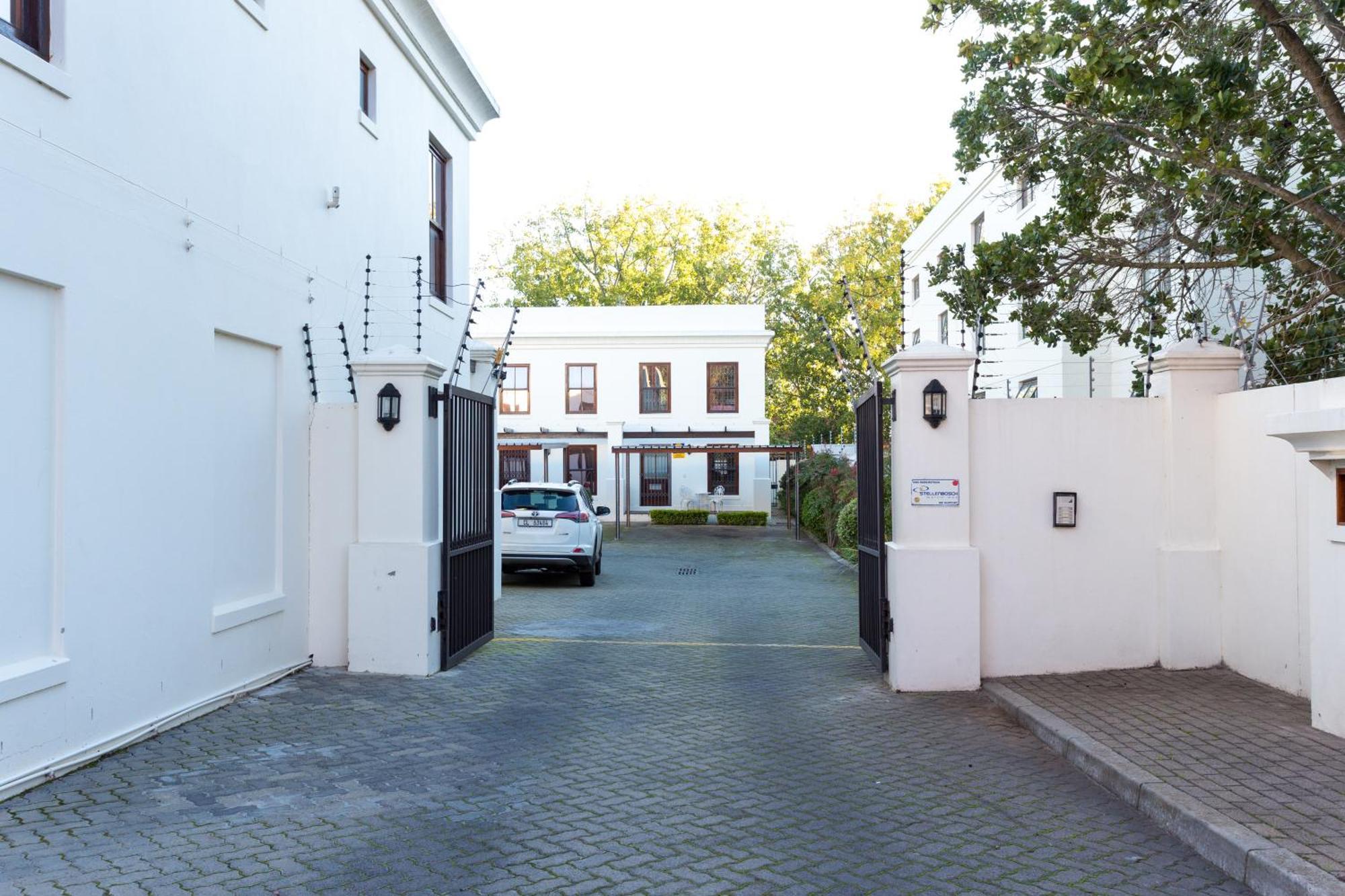 Lejlighed i Stellenbosch Central på 99 m². Soveværelser: 2. Private badeværelser: 2. Eksteriør billede